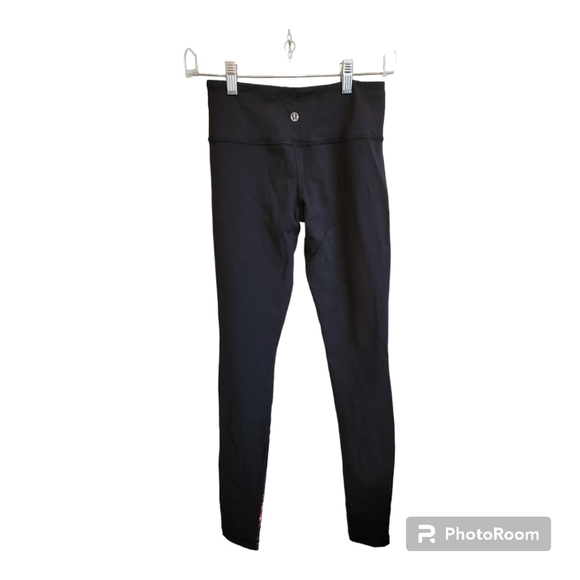 Lululemon Leggings Black Front Floral Panels (Retired Pattern) - Picture 4 of 6